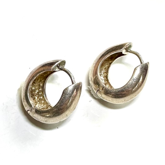 Sterling Silver Claw Hoops - Picture 5 of 5